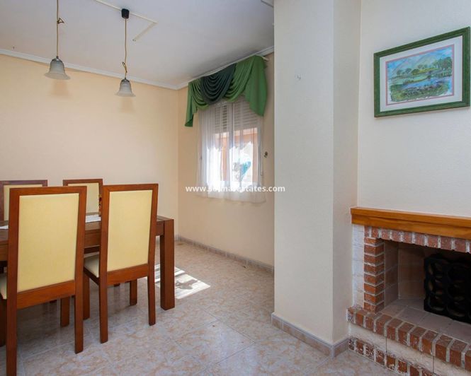 Image No.25-2 Bed Apartment for sale