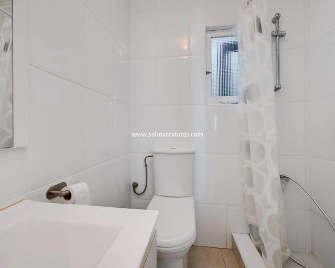 Image No.15-1 Bed Townhouse for sale