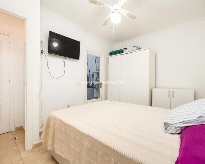 Image No.17-1 Bed Townhouse for sale