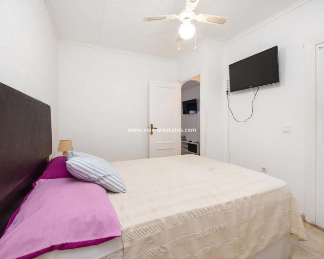 Image No.18-1 Bed Townhouse for sale