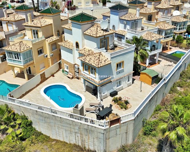 Image No.1-4 Bed Villa for sale