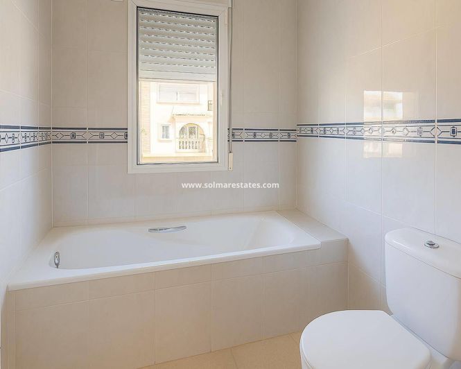 Image No.12-2 Bed Townhouse for sale