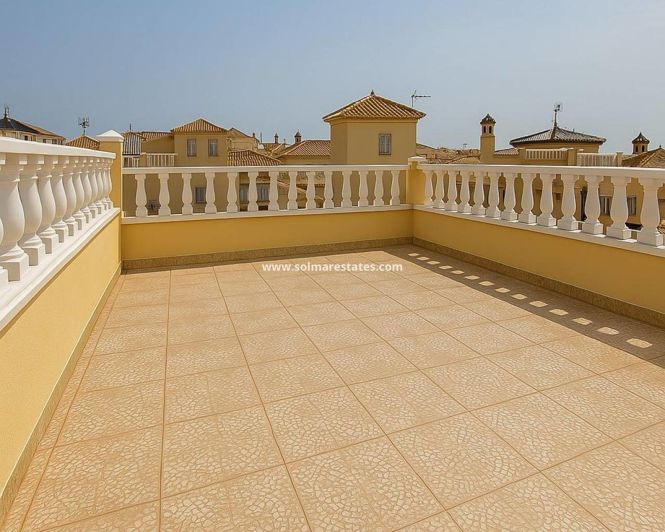 Image No.15-2 Bed Townhouse for sale