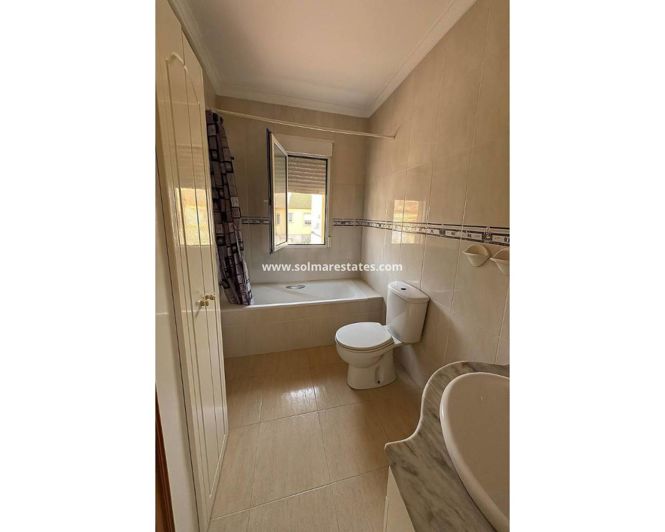 Image No.8-2 Bed Townhouse for sale