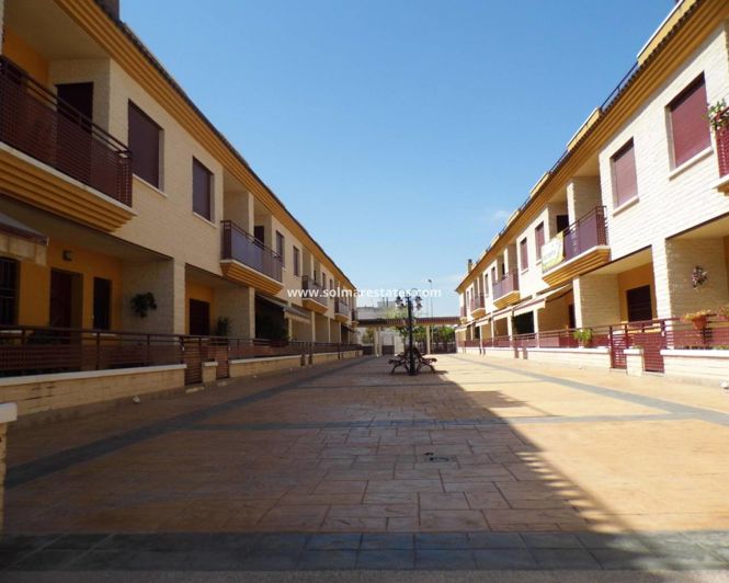 Image No.1-3 Bed House for sale