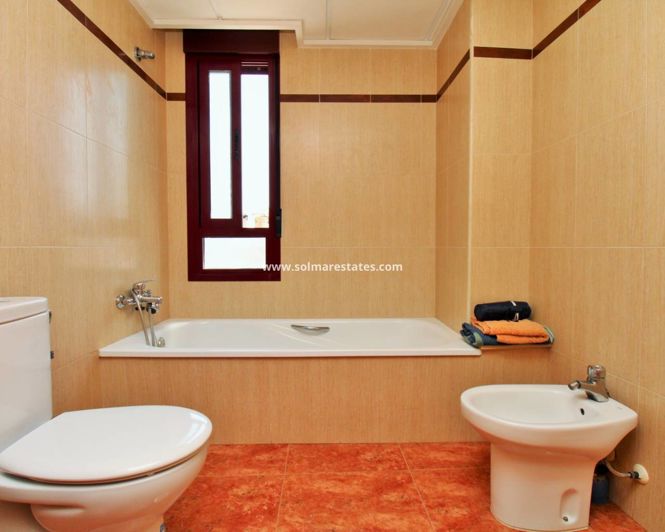 Image No.10-3 Bed House for sale