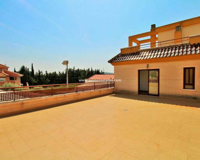 Image No.16-3 Bed House for sale