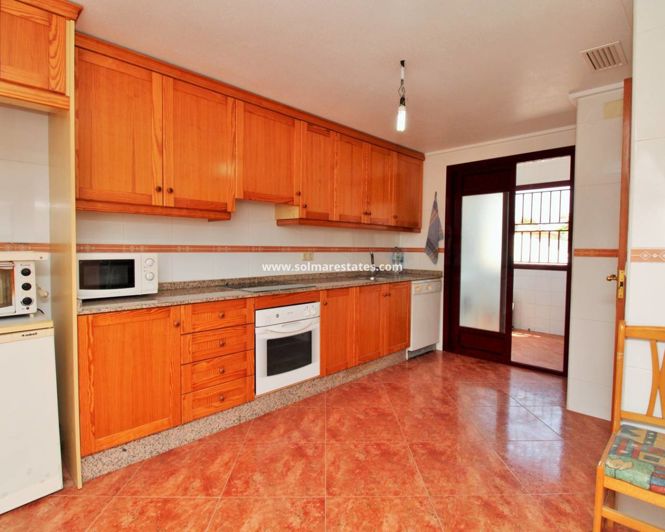 Image No.23-3 Bed House for sale