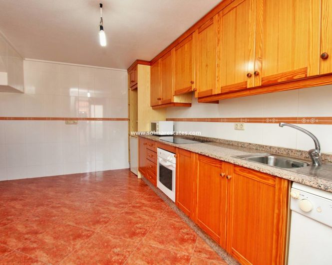 Image No.25-3 Bed House for sale