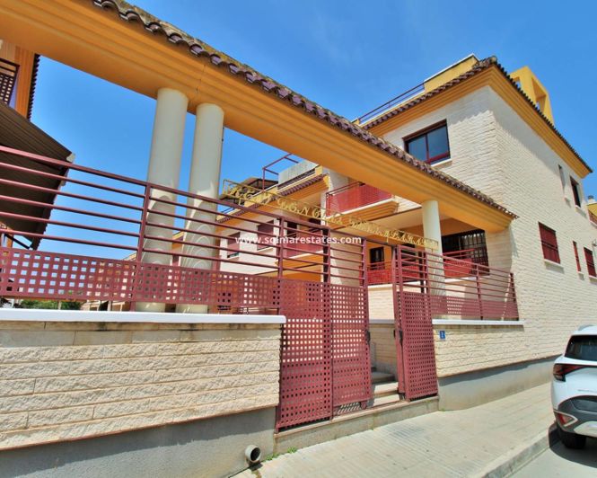 Image No.37-3 Bed House for sale