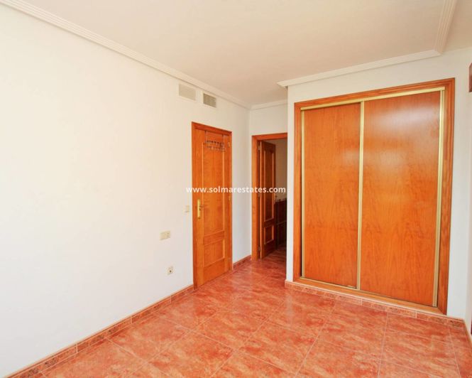 Image No.5-3 Bed House for sale