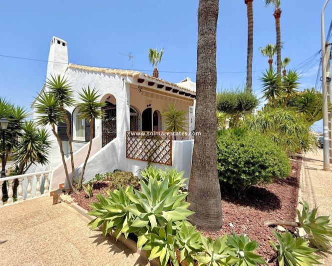 Image No.1-Villa de 3 chambres à vendre à Villamartin