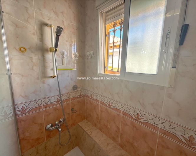 Image No.4-2 Bed Bungalow for sale