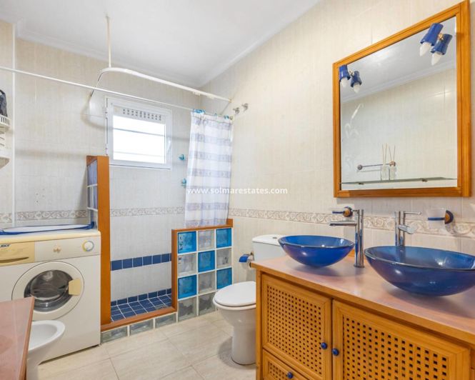 Image No.20-3 Bed Apartment for sale