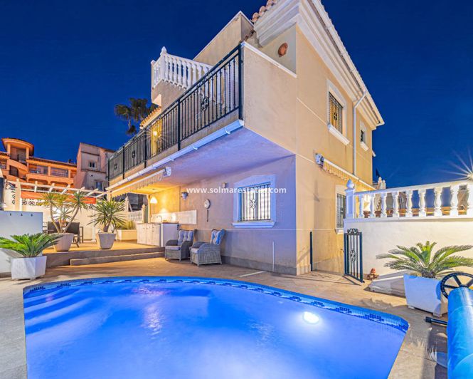 Image No.1-4 Bed Villa for sale