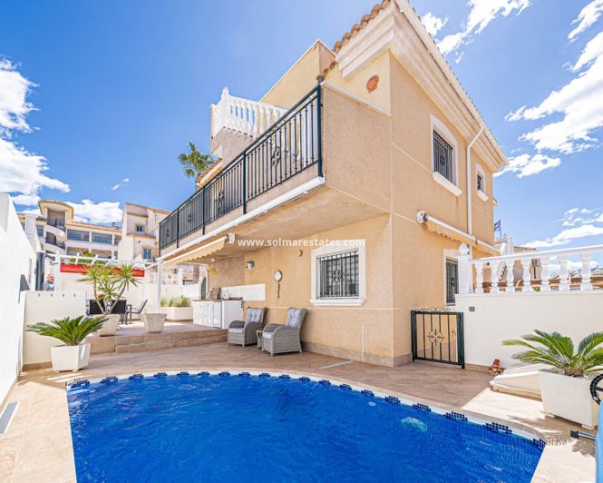 Image No.2-Villa de 4 chambres à vendre à Villamartin