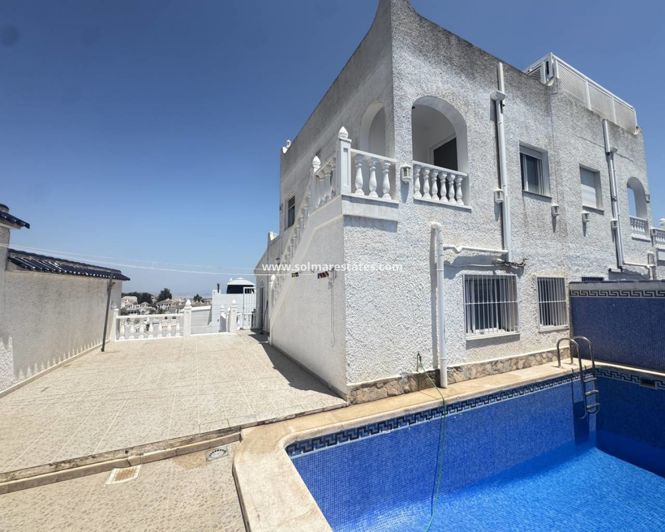 Image No.1-3 Bed House for sale