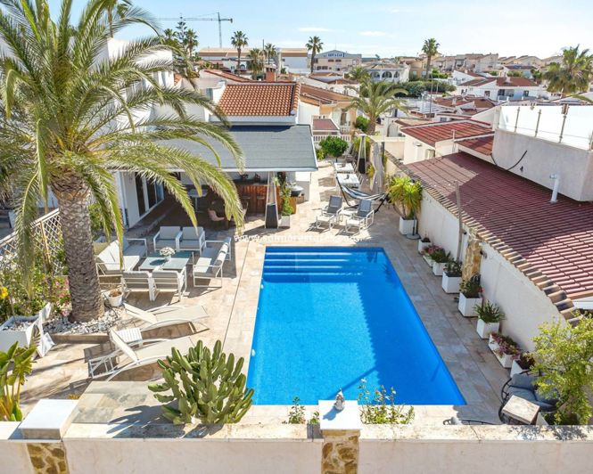 Image No.1-4 Bed Villa for sale