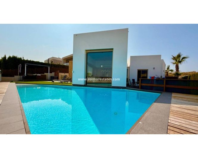 Image No.1-3 Bed Villa for sale