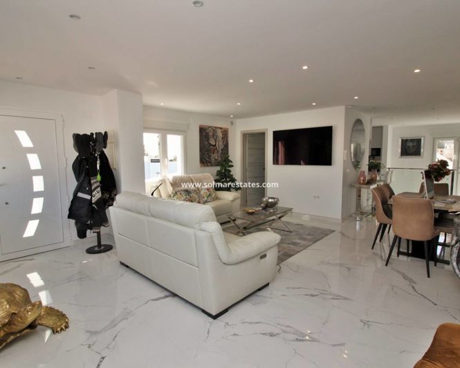 Image No.4-2 Bed Villa for sale