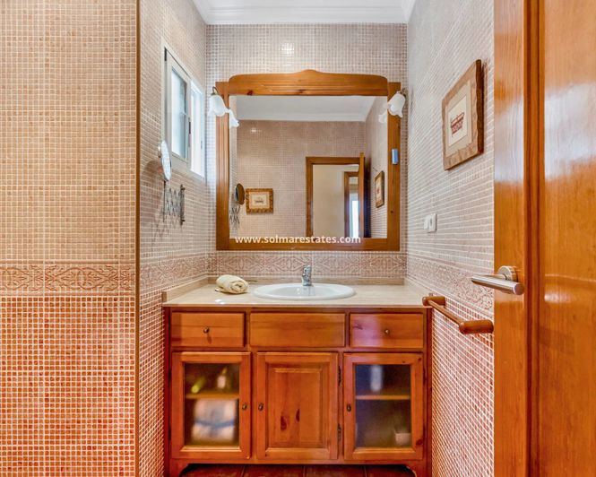 Image No.20-4 Bed Villa for sale