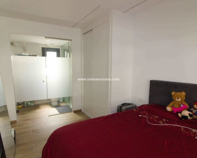 Image No.15-2 Bed Apartment for sale