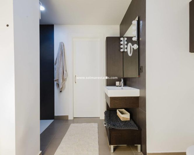 Image No.23-2 Bed Apartment for sale