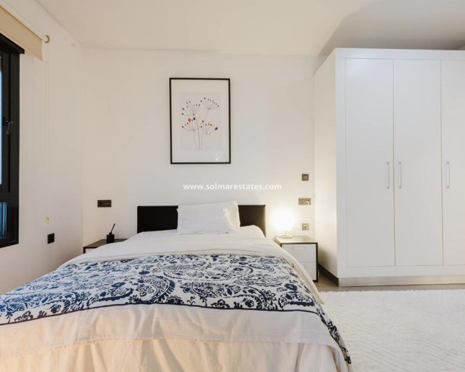 Image No.25-2 Bed Apartment for sale