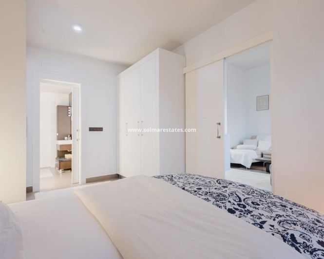 Image No.26-2 Bed Apartment for sale