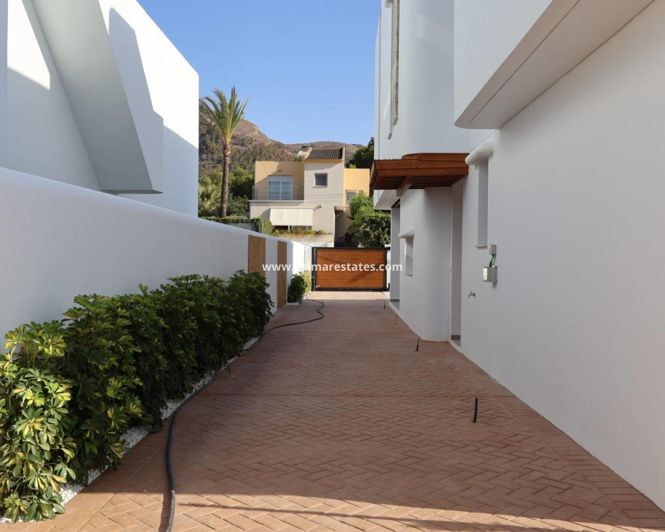 Image No.14-4 Bed Villa for sale