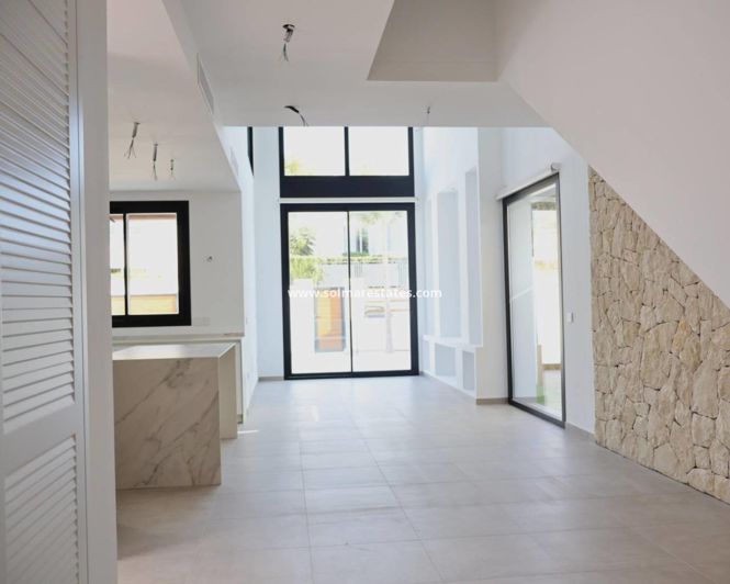 Image No.15-4 Bed Villa for sale