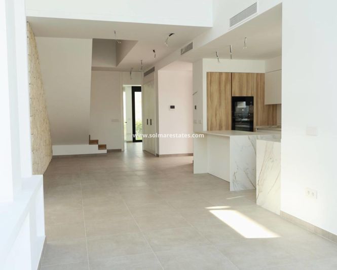 Image No.18-4 Bed Villa for sale