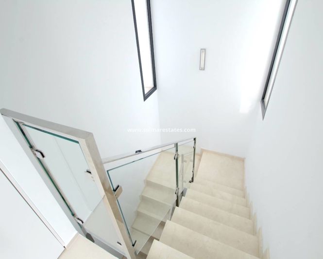 Image No.27-4 Bed Villa for sale