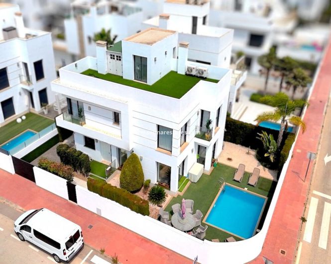 Image No.3-4 Bed Villa for sale