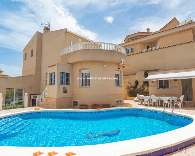 Image No.1-Villa de 5 chambres à vendre à Ciudad Quesada