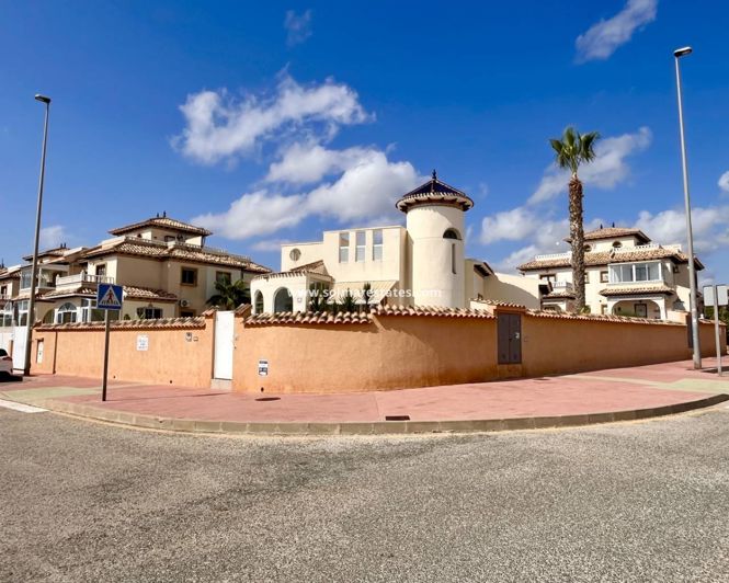 Image No.1-2 Bed Villa for sale