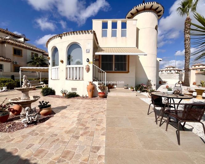 Image No.1-Villa de 2 chambres à vendre à Cabo Roig