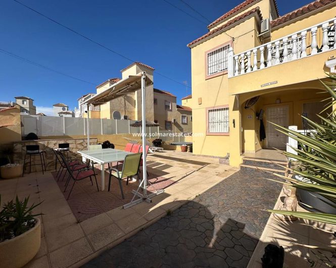Image No.1-4 Bed Apartment for sale