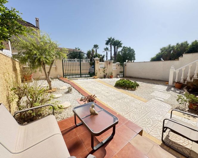 Image No.2-Villa de 4 chambres à vendre à Villamartin