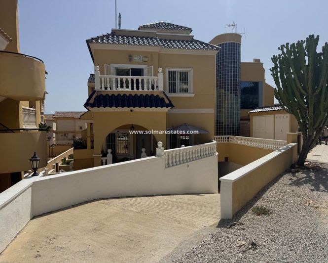 Image No.1-Villa de 2 chambres à vendre à Villamartin