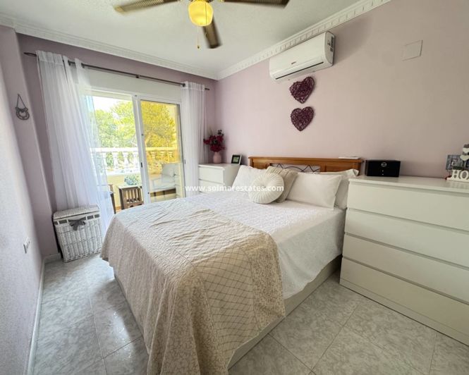 Image No.10-Villa de 2 chambres à vendre à Villamartin