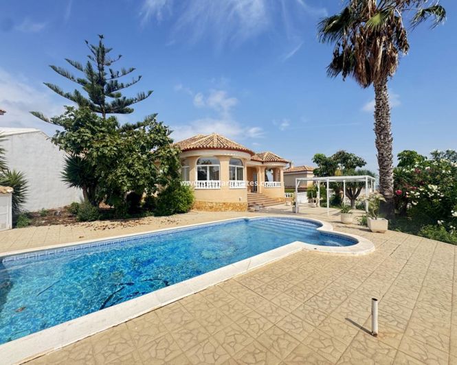 Image No.1-Villa de 3 chambres à vendre à San Miguel de Salinas