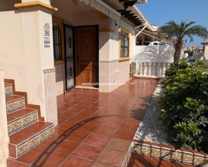 Image No.1-Bungalow de 2 chambres à vendre à Cabo Roig