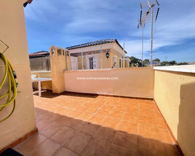 Image No.12-2 Bed Townhouse for sale