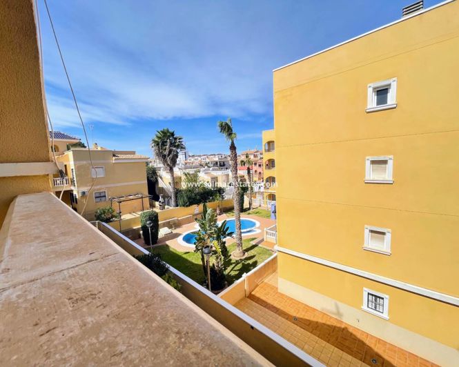 Image No.38-2 Bed Townhouse for sale