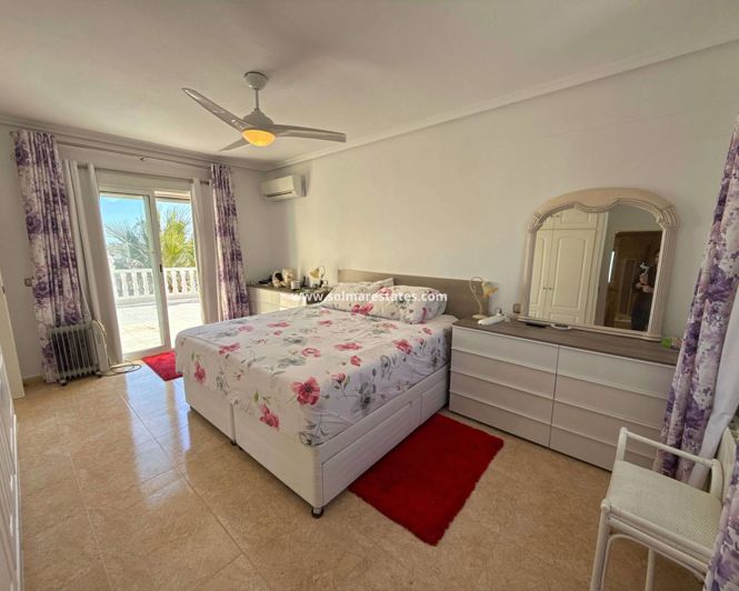 Image No.40-3 Bed Villa for sale