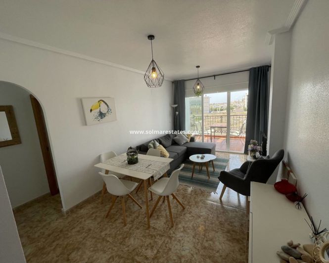 Image No.3-Appartement de 2 chambres à vendre à Punta Prima