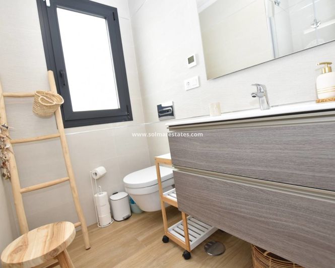 Image No.12-Appartement de 2 chambres à vendre à Los Balcones