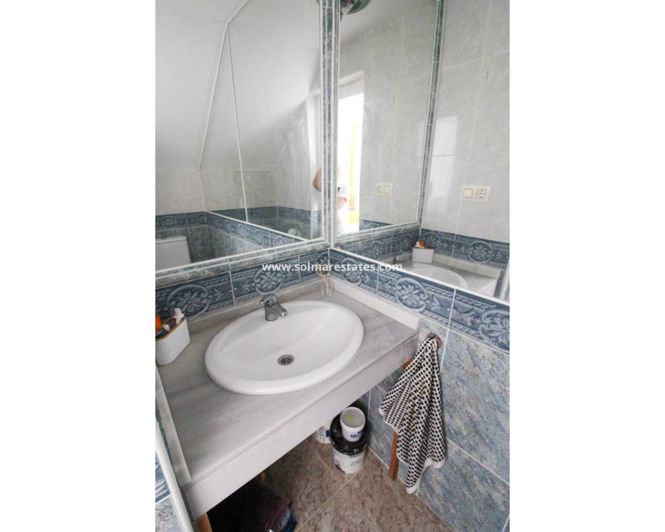 Image No.19-2 Bed Townhouse for sale