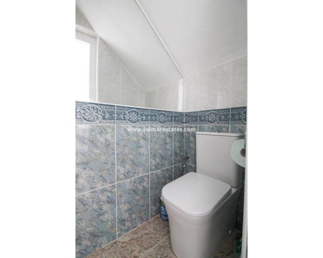 Image No.8-2 Bed Townhouse for sale